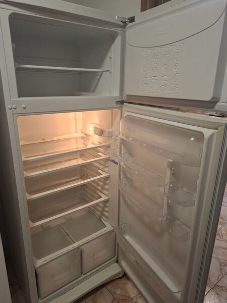 Frigider Indesit+aragaz Gorenje+masina de spalat Gorenje